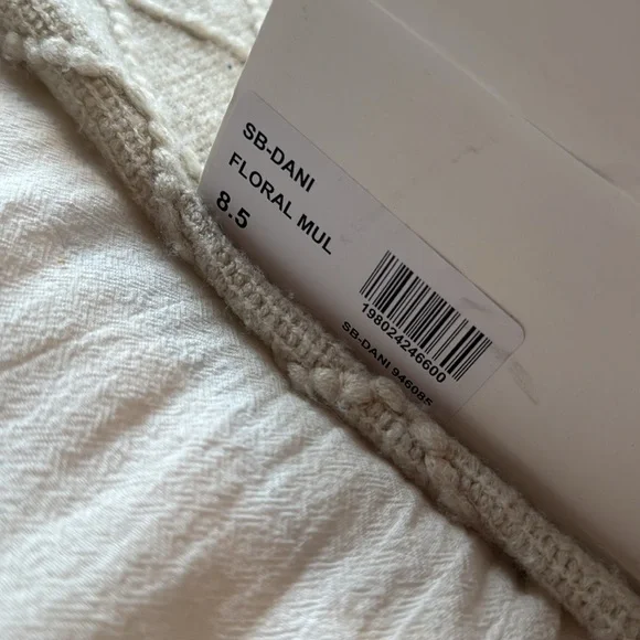 Betsey Johnson Heels 8.5 SB-DANI FLORAL MULTI - Picture 8 of 10